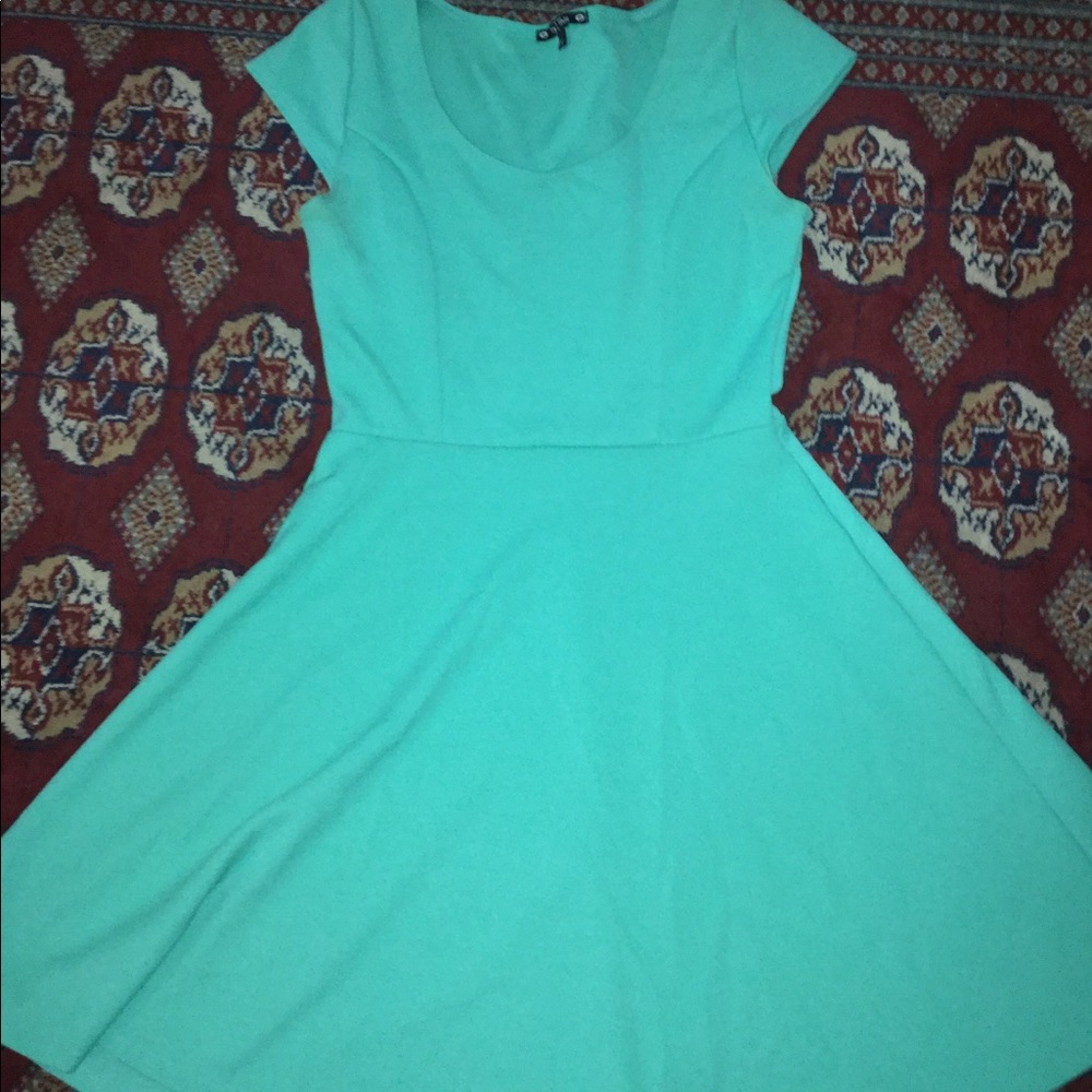 turquoise dress